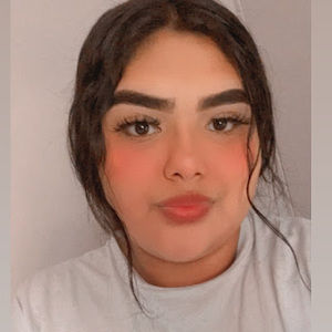 Meet your Posher, Daniela